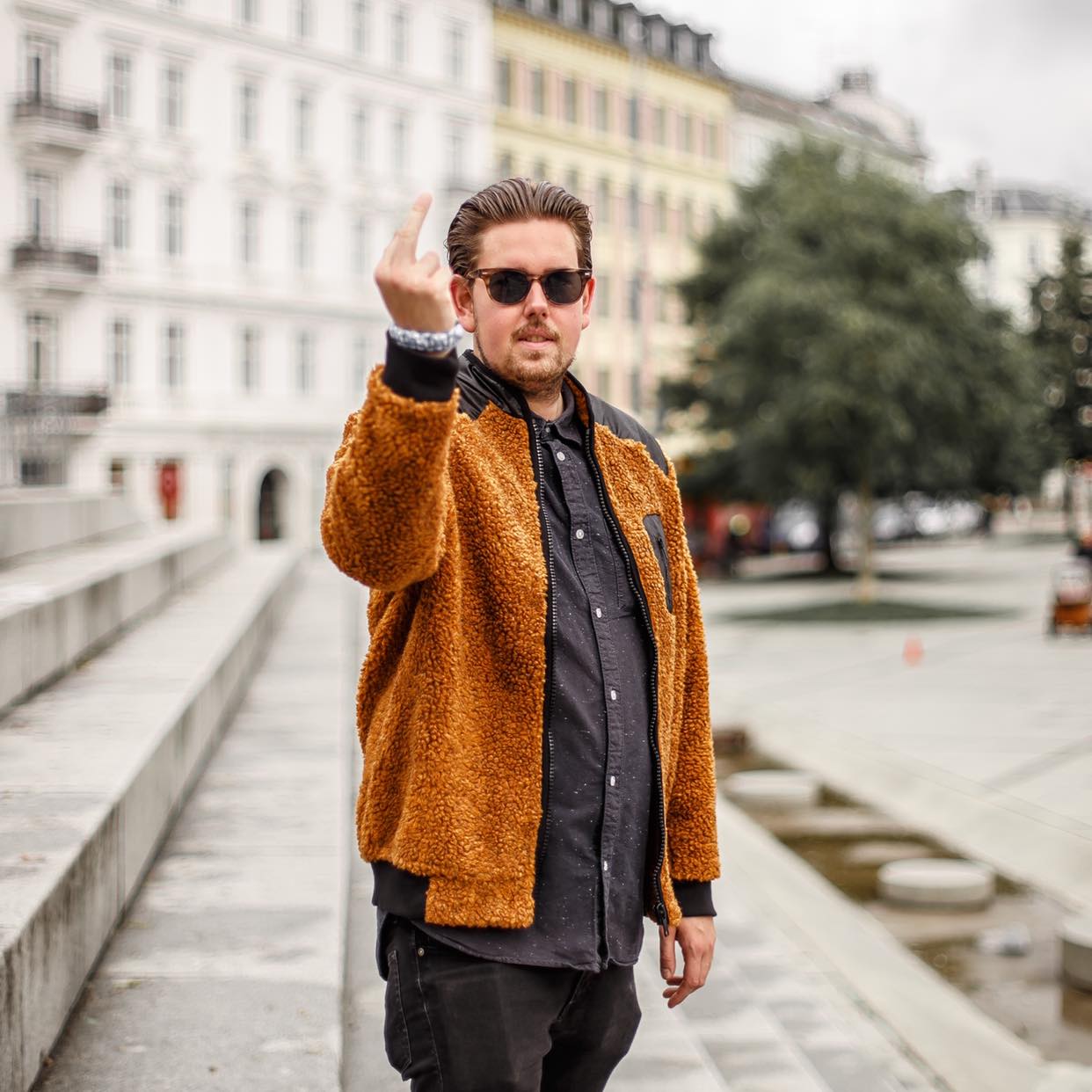 ‘Bearnaise er Dyrenes Konge’ med digterkokken Chano fra Guldkroen: “Jeg tjekkede min kærestes beskeder – det er det tarveligste, man kan gøre” episode artwork