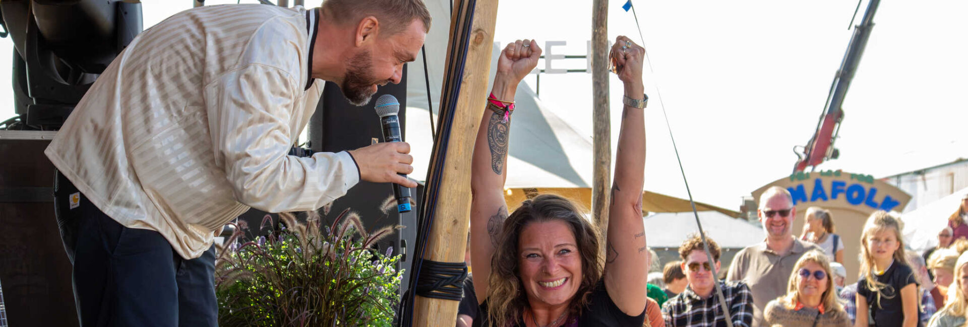 Marie Heisterberg ved afsløringen på Folkely Festival.